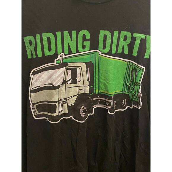 Brand New Gildan Soft Style Men's XL Black Riding Dirty Trash Truck T-Shirt - Picture 2 of 4
